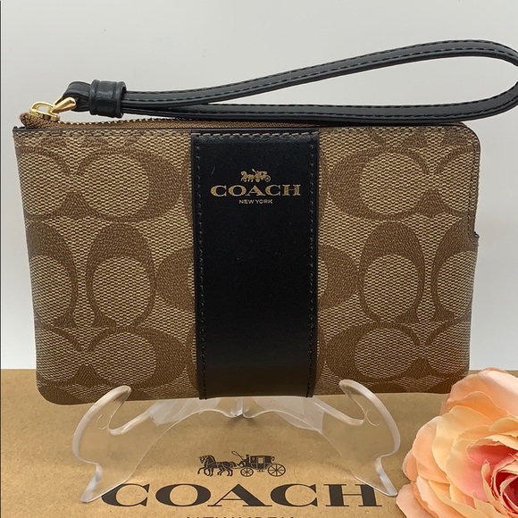 COACH Corner Zip Wristlet In Signature Canvas - Picture 1 of 8